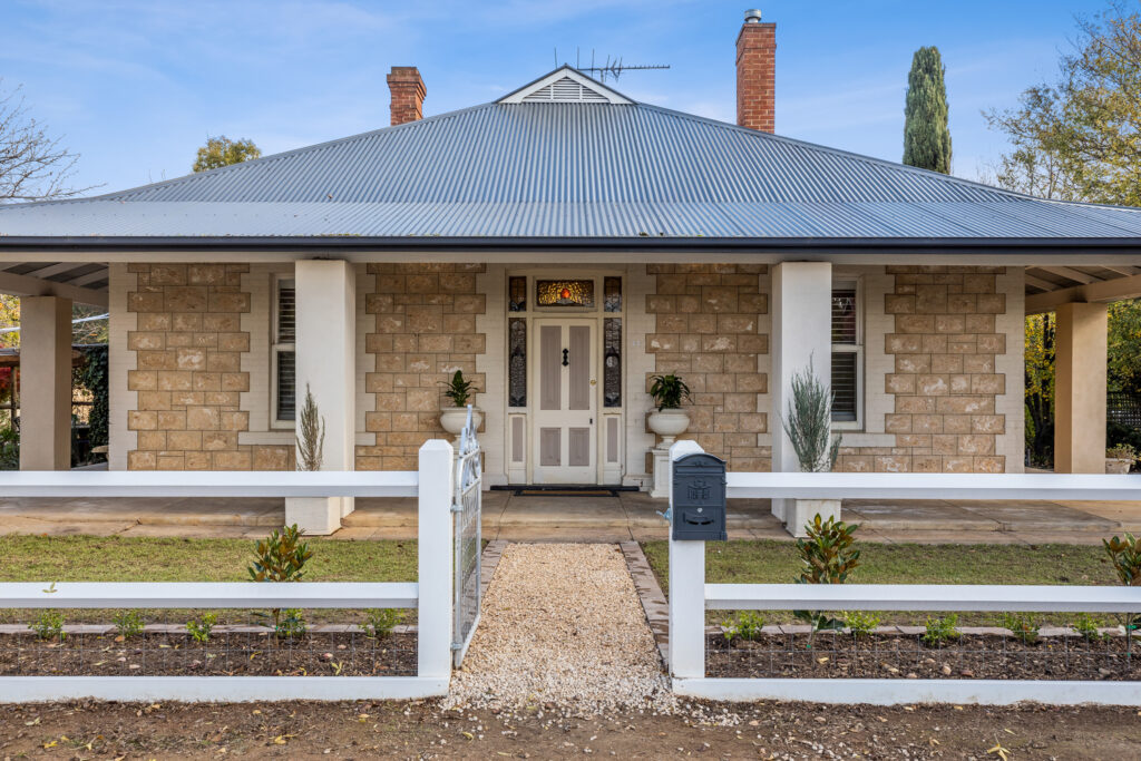 The best suburbs in the Adelaide Hills: Strathalbyn